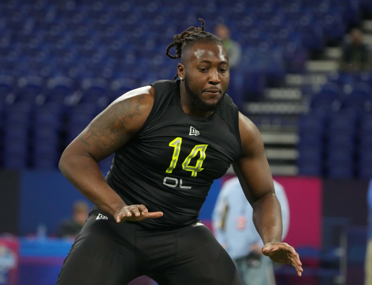 Joshua Ezeudu offensive guard North Carolina - New York Giants